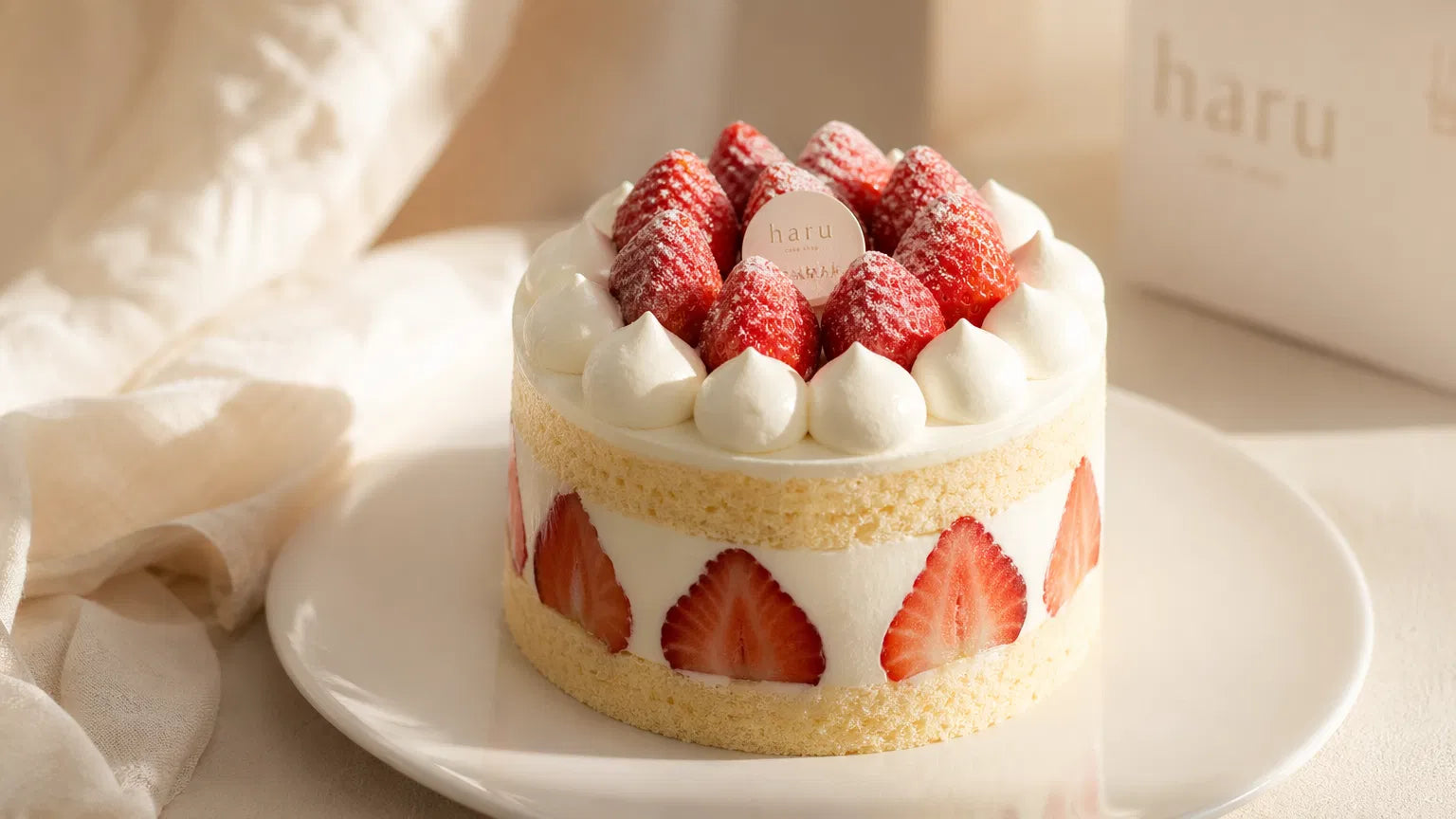 Premium Geumsil Strawberry Cream Cake